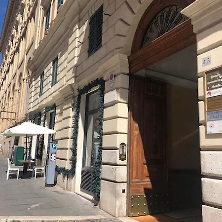 ベッド・アンド・ブレックファスト Quirinale Luxury ローマ